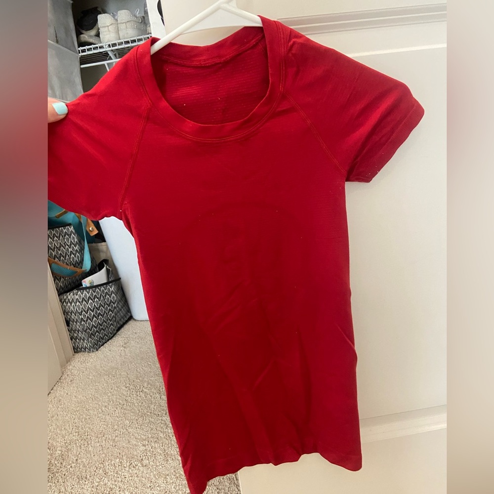 Red Lululemon swiftly tech short sleeve!